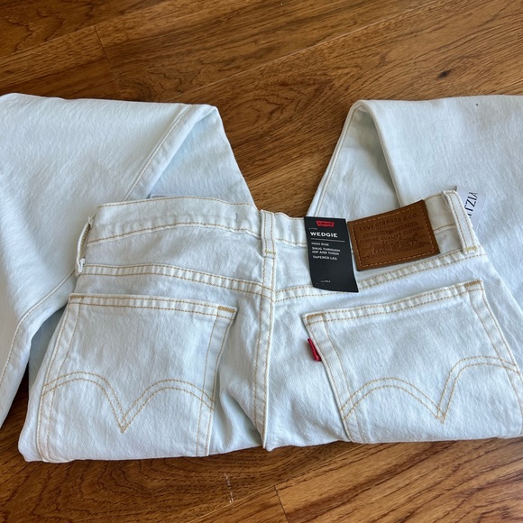 Levi’s Wedgie Icon jeans (size 26) - Picture 5 of 8